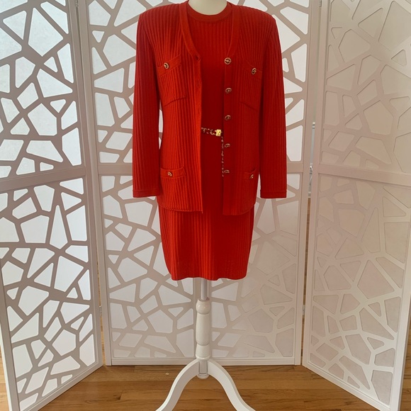 St. John Collection by Marie Gray.  Ribbed stitch dress, jacket and belt Size 4 - Picture 4 of 6